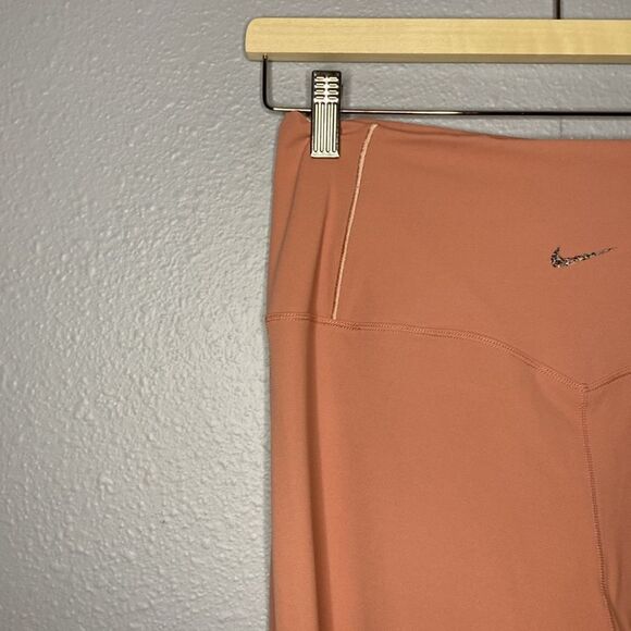 Nike Yoga Dri-Fit Dusty Rose Leggings Size Medium - Picture 5 of 8